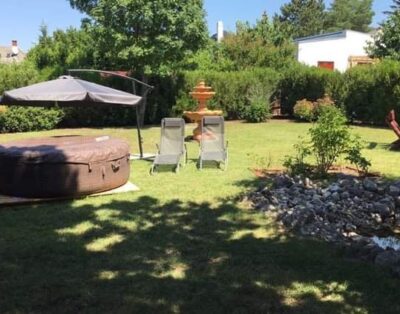 Szabad strandnál jakuzzis nyaraló kiadó (AKCIÓ)