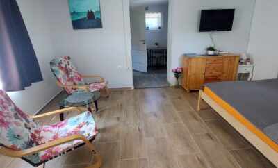 Családi vagy baráti nyaralás 2-2 fős apartmanokban Alsóörsön