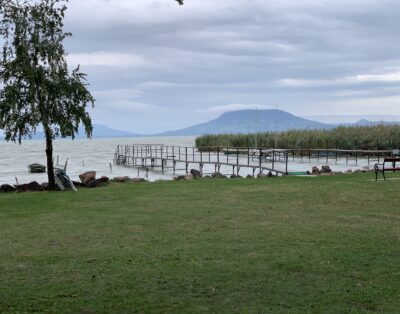 Balatonfenyvesen 4 férőhelyes vízparti apartman