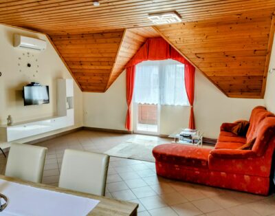 Első emeleti klimatizált kettő szobás Apartman 2 illetve 3 vagy 4 személy részére